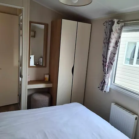 Happy Days Caravan 90 Primrose Field Primrose Valley