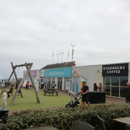 Happy Days Caravan 90 Primrose Field Primrose Valley